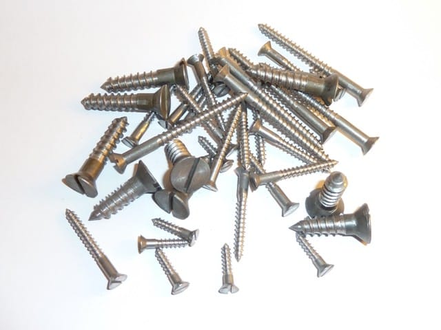 Steel Wood Screws 2 1/2" x 8g (100 screws)