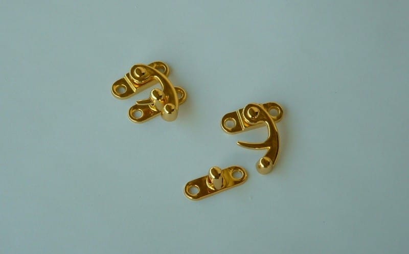 Box Catches Polished Swing Hook 22mm x 28mm