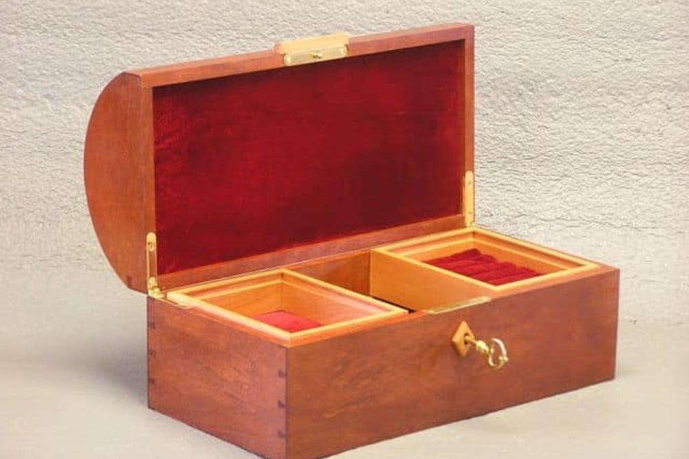 Unleash your creativity with veneer inlays and mixed woods - Order now!