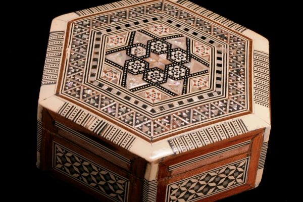 Veneer Inlet Veneer Inlay Box Maintenance: Tips for Keeping Your Box Looking ...